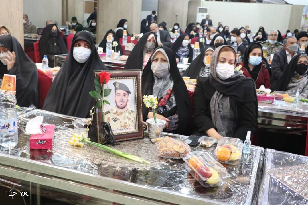 تجلیل از مادران و همسران شهدا در شیراز + عکس