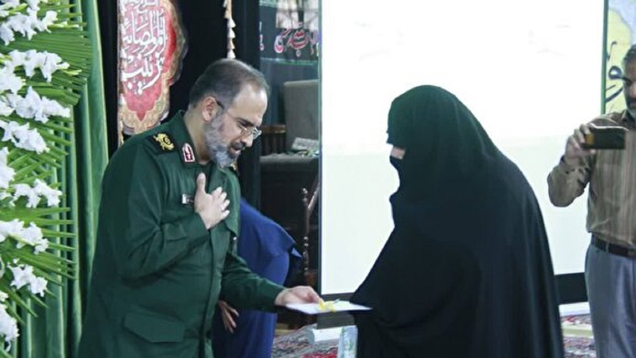 فرمانده سپاه قم از مادران و همسران شهدا تجلیل کرد