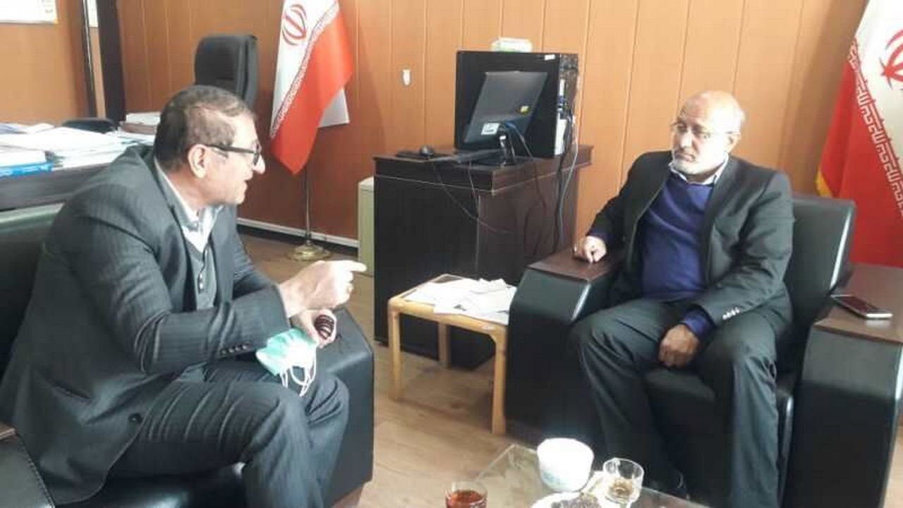بیابان‌های کشور‌های همسایه ۱۸۰ میلیون تن گرد و غبار وارد ایران می‌کنند