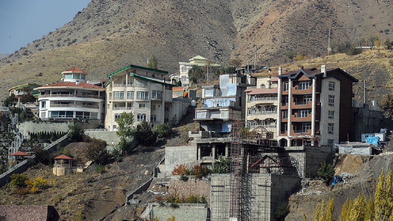 پهن شدن بساط زمین خواران در کوه‌های املش + فیلم