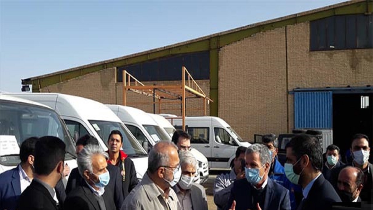 دبیر شورای عالی مناطق آزاد کشور از ۵ واحد صنعتی قم بازدید کرد