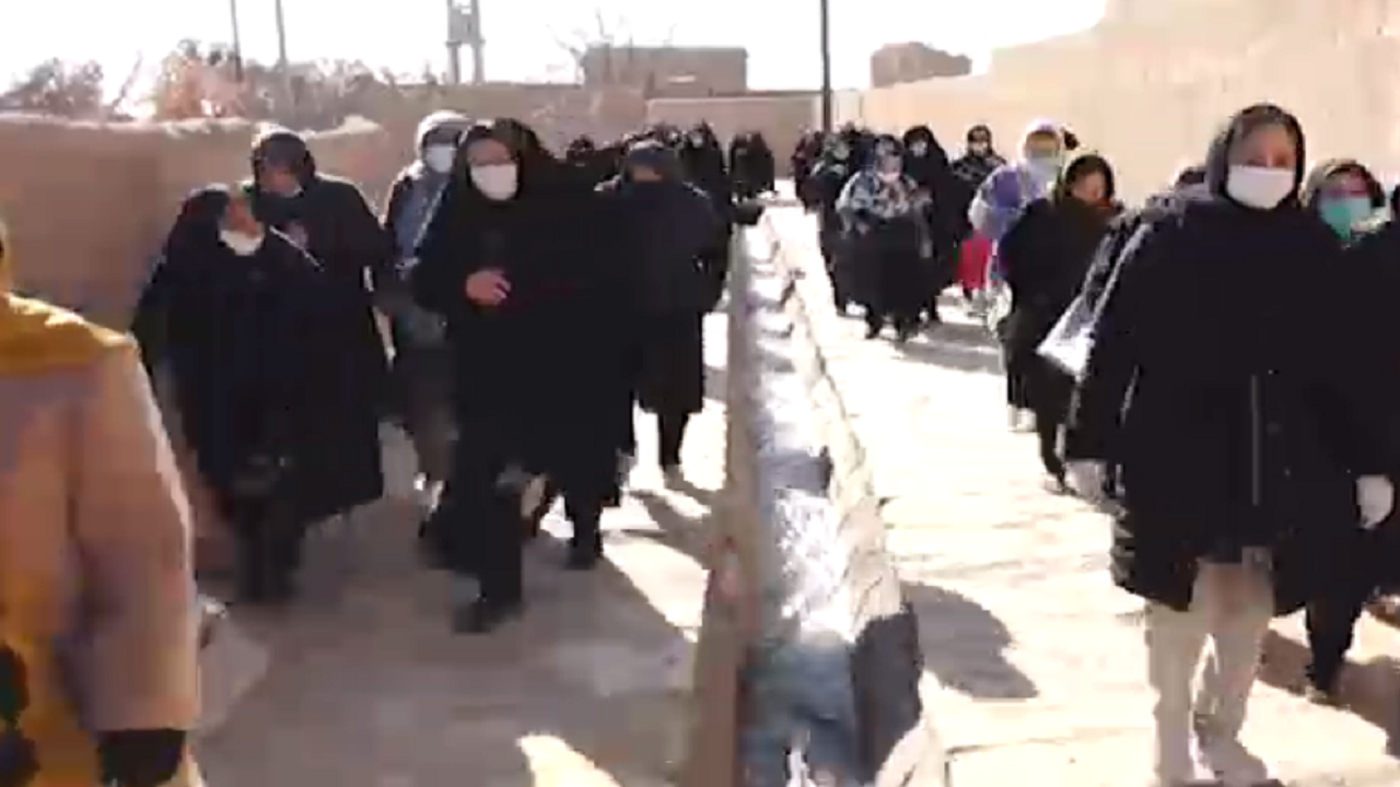 پیاده روی بانوان در سمنان و شاهرود