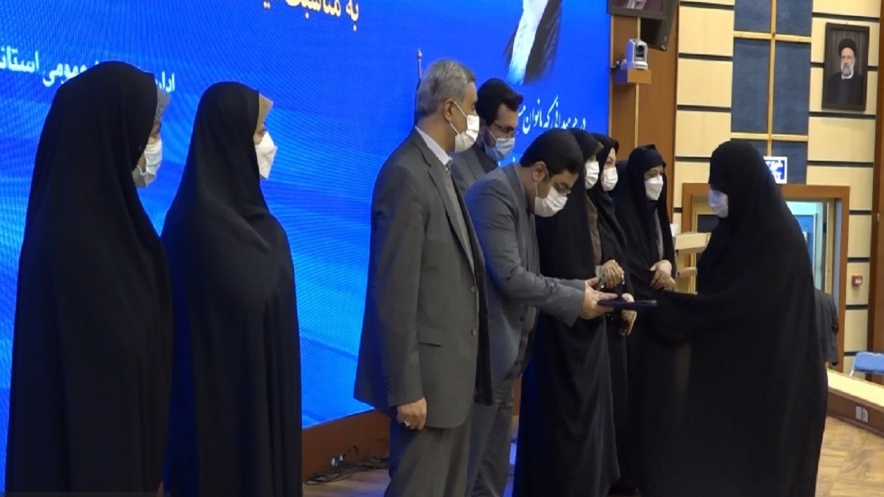 از بانوان دستگاه‌های اجرایی استان همدان تجلیل شد