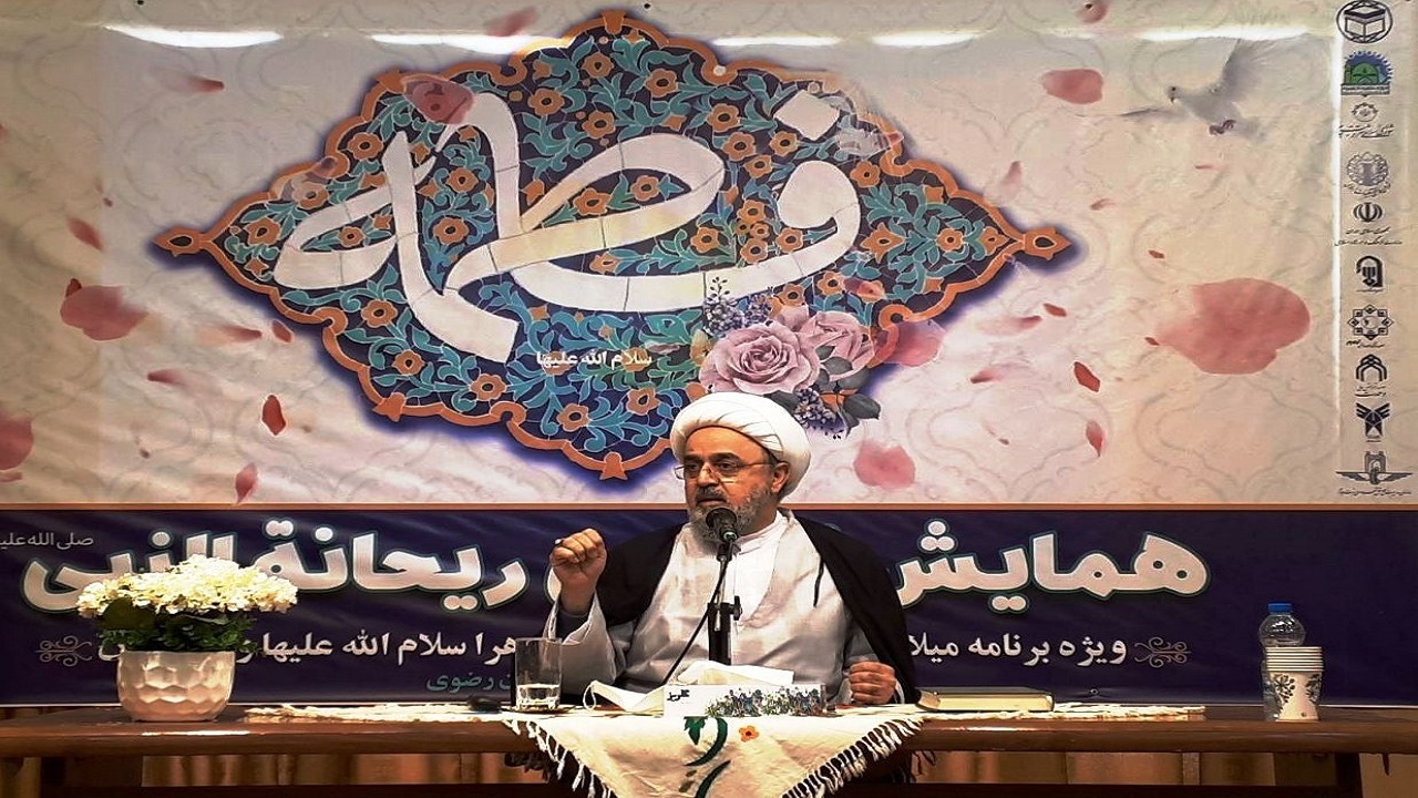 توهین به مقدسات مسلمانان حربه‌ای اثر بخش از سوی دشمنان است