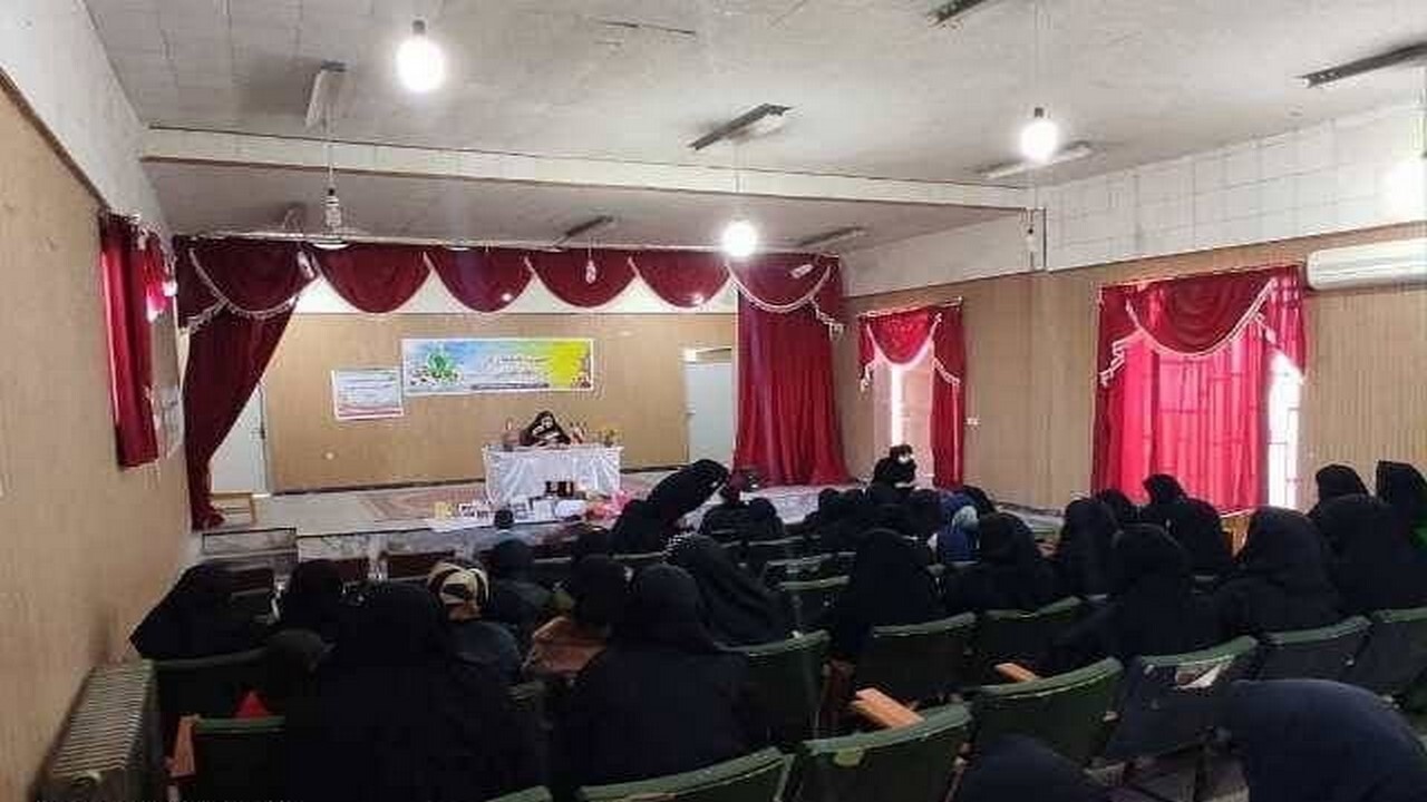 برگزاری جشنواره مادرانه در شهرستان دره شهر