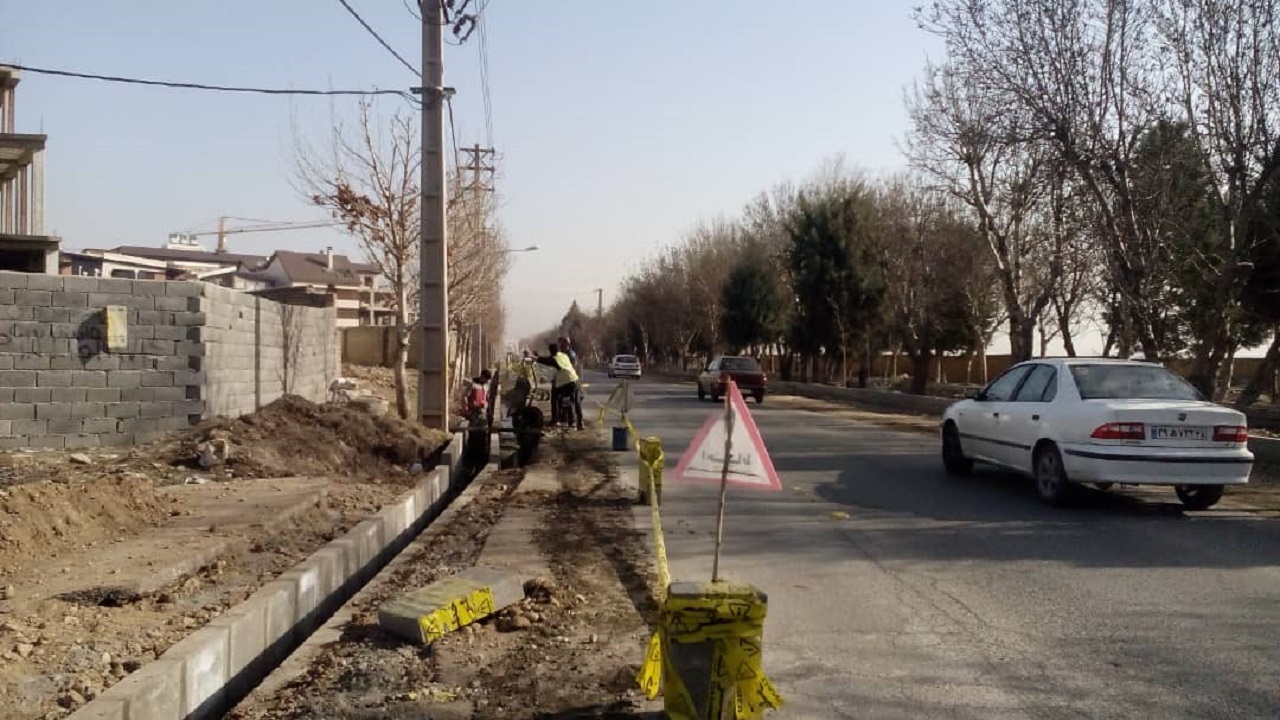 بهسازی و ساماندهی کنار گذر شرقی مهرشهر