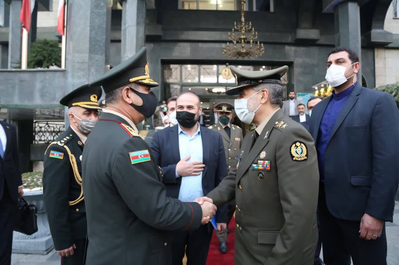توسعه روابط، محور دیدار وزیران دفاع جمهوری آذربایجان و جمهوری اسلامی ایران