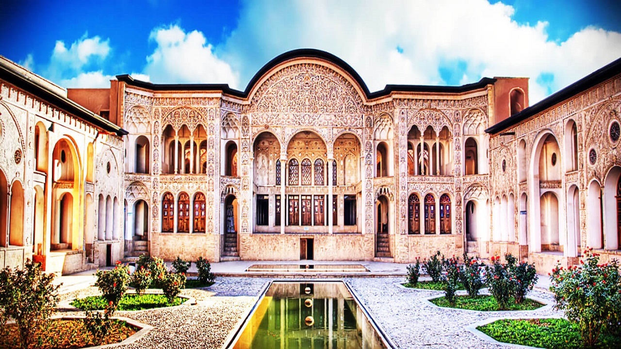 خوش نشینی میراث فرهنگی در خانه تاریخی بروجردی‌ها