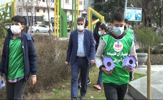 نصب ۴۰ لانه برای حمایت از پرندگان در پارک ملت رشت
