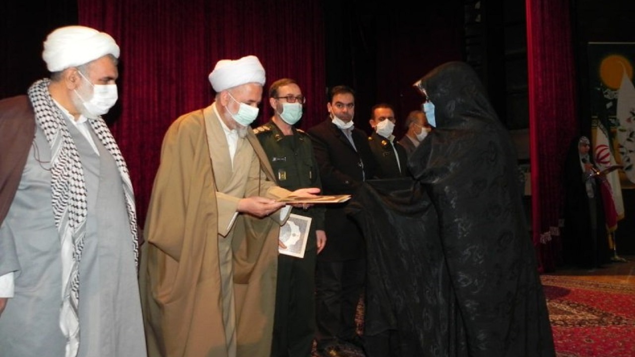 تجلیل از مادران حافظ کل قرآن کریم در ساوه