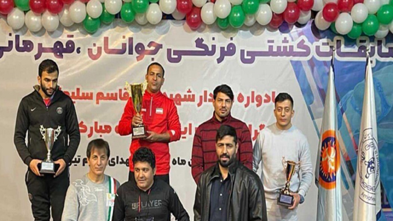 فرنگی کاران قم بر سکوی سوم کشتی فرنگی جوانان کشور