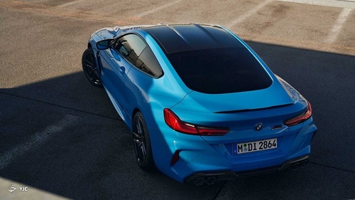 بی ام و M8 Competition 2022 با صفحه نمایش اطلاعات سرگرمی بزرگتر معرفی شد.