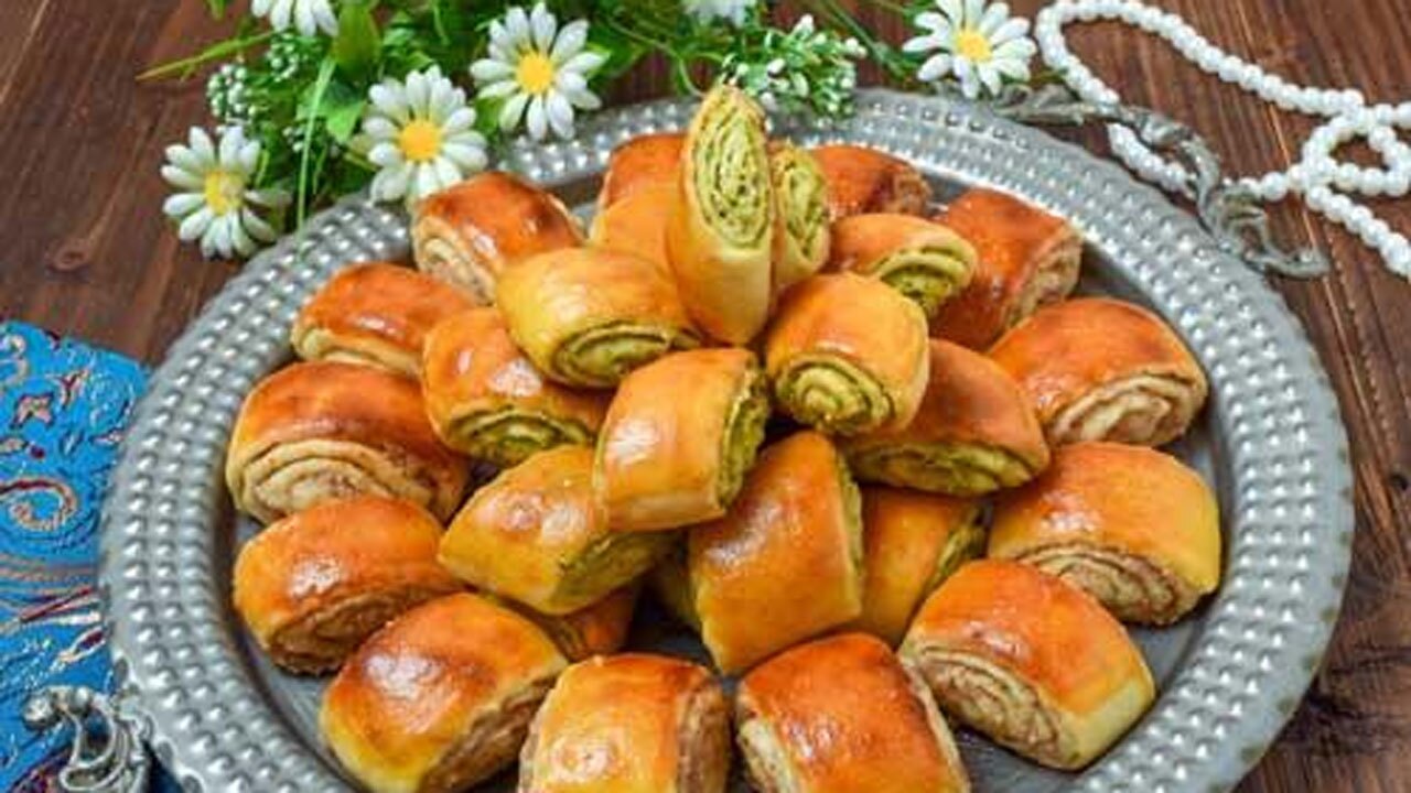 طرز تهیه شیرینی نازک پسته قزوین + فیلم
