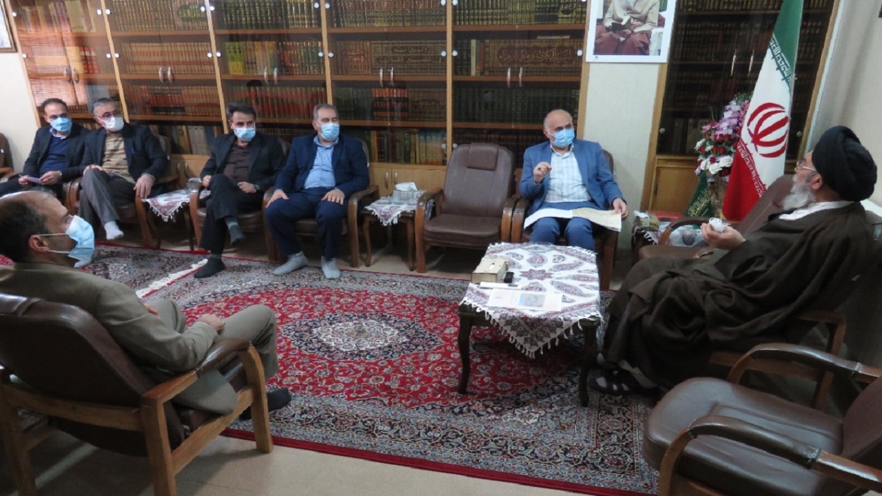 مبارزه با قاچاق کالا به صورت گسترده و کلان در مرزها باشد