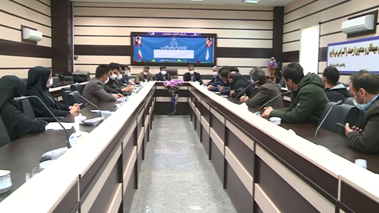 بررسی تداخلات اراضی کشاورزی با منابع طبیعی در شهرستان خنداب