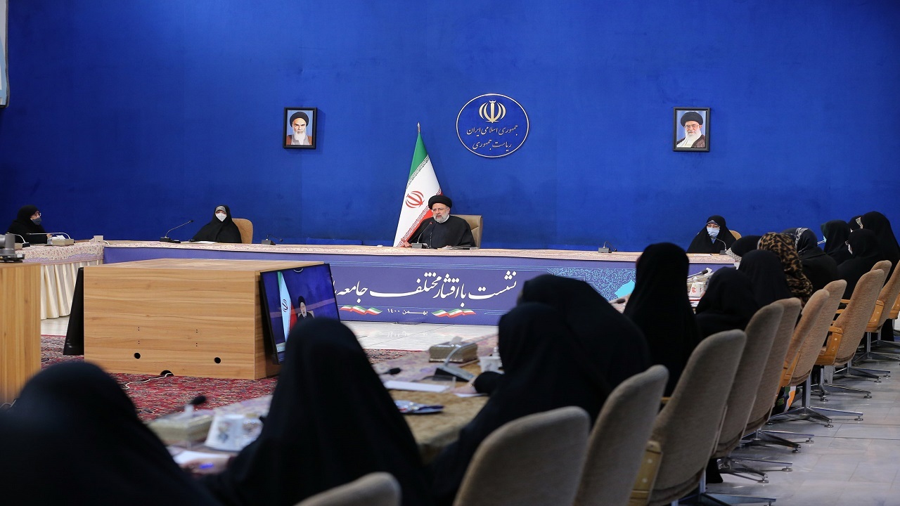 دولت با نگاه کارشناسی مسائل مربوط به زنان و خانواده را پیگیری می‌کند