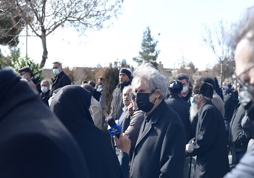 حضور اهالی فرهنگ و هنر در مراسم خاکسپاری &laquo;پرتو کرمانشاهی&raquo;