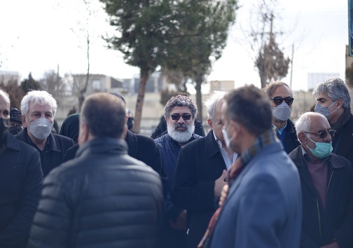 حضور اهالی فرهنگ و هنر در مراسم خاکسپاری &laquo;پرتو کرمانشاهی&raquo;