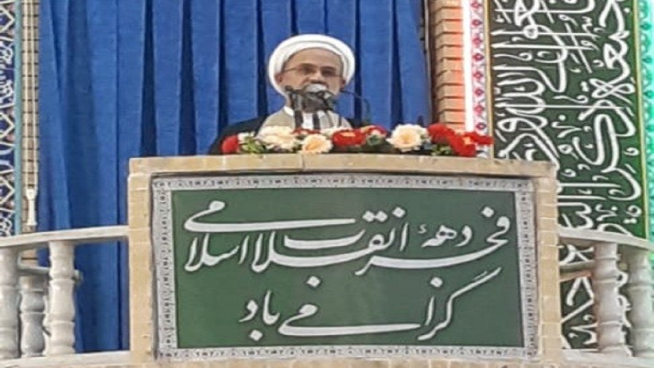 گلایه خطیب نماز جمعه کرمان از وضعیت نامعلوم مدیران کرمانی در دولت سیزدهم