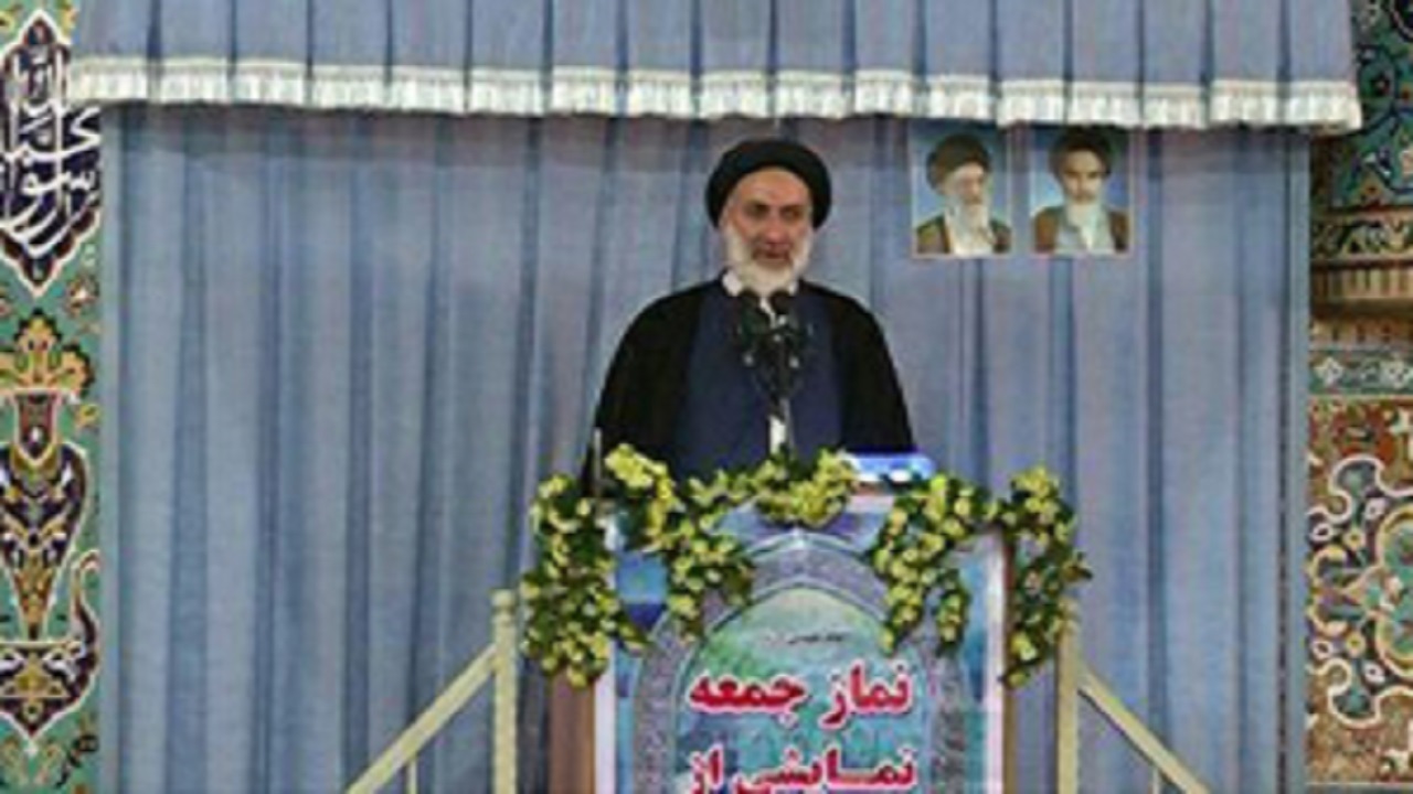 فرهنگ غرب نباید در جامعه اسلامی رونق بگیرد