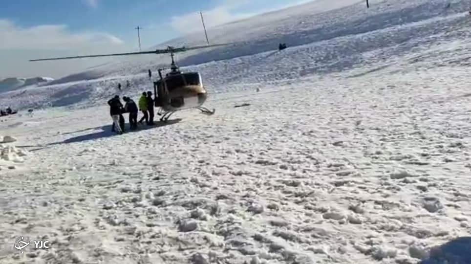 پرواز بالگرد اورژانس شیراز برای نجات جان دو مصدوم + فیلم