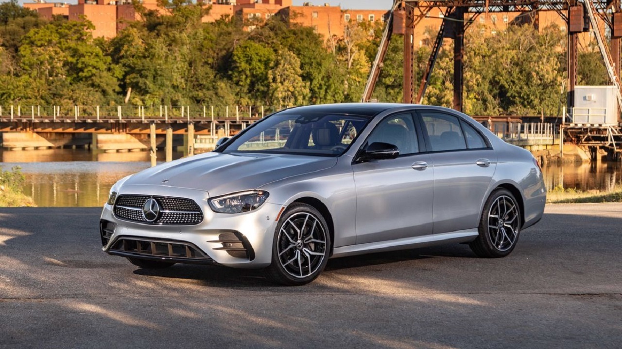 E-class، خودرویی به روزشده برای سال 2022 با ۲۵۵ اسب بخار قدرت