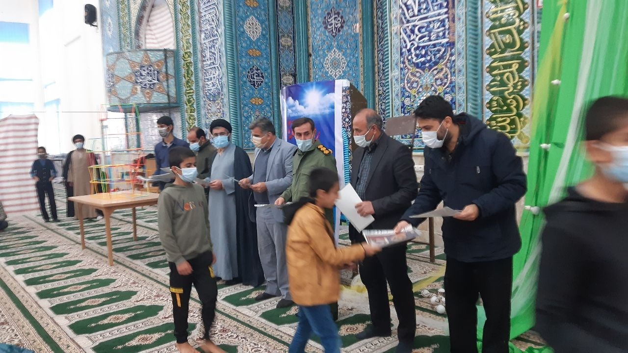 تجلیل از برترین‌های علمی، اخلاقی و ورزشی در لنده