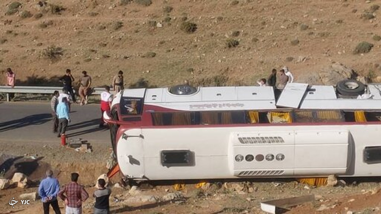 راننده مقصر تصادف اتوبوس خبرنگاران در نقده است