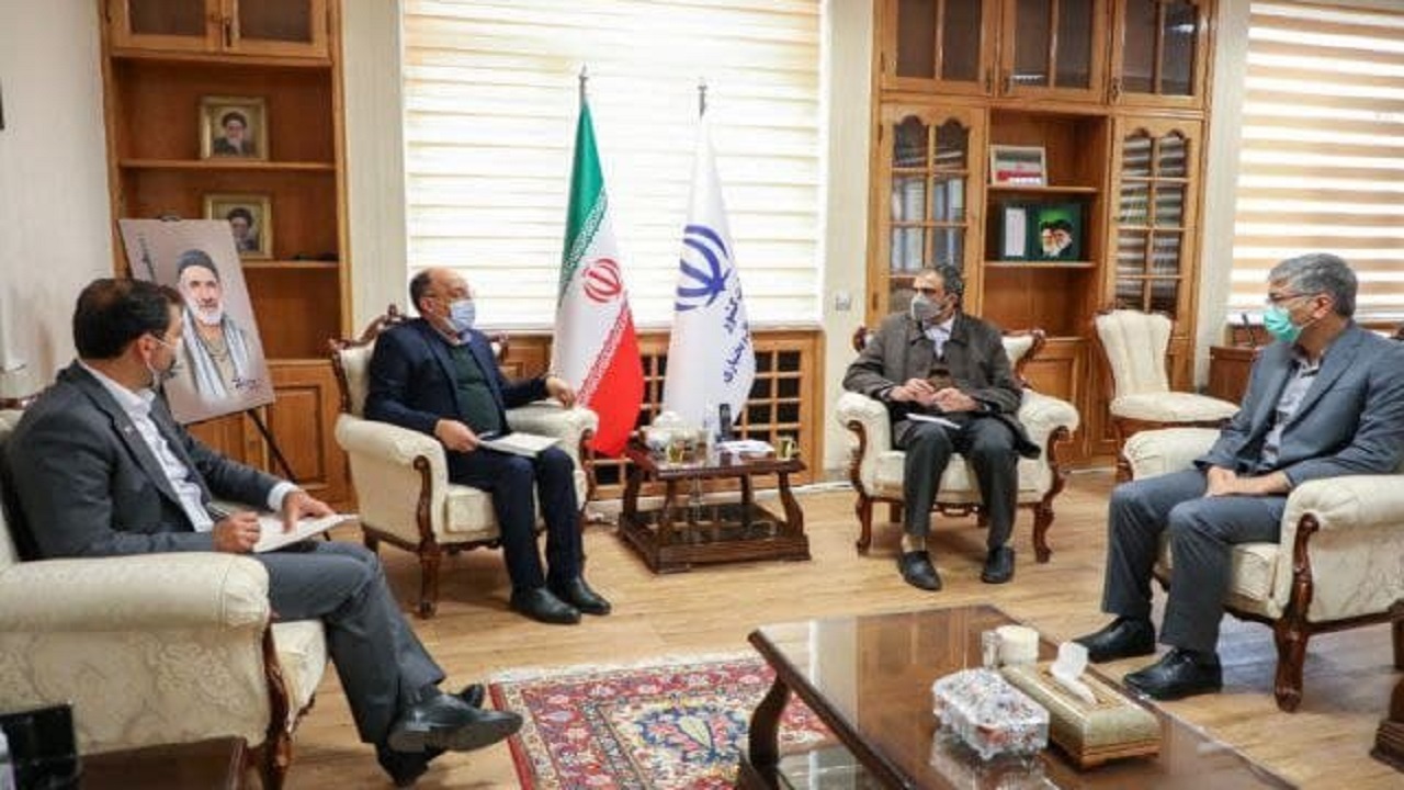 توسعه صنایع می‌تواند گامی موثر در ایجاد اشتغال پایدار باشد