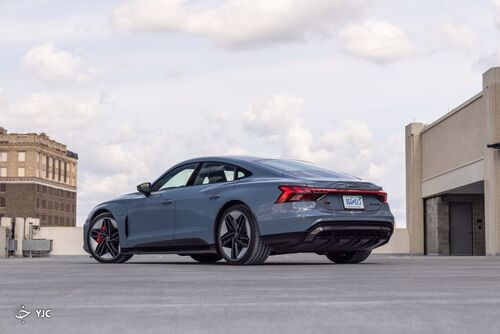 آئودی e-tron GT 2022