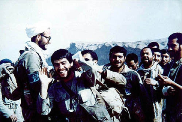 لبخندی که شهید امیر حاج امینی قبل از آغاز عملیات بر لب داشت