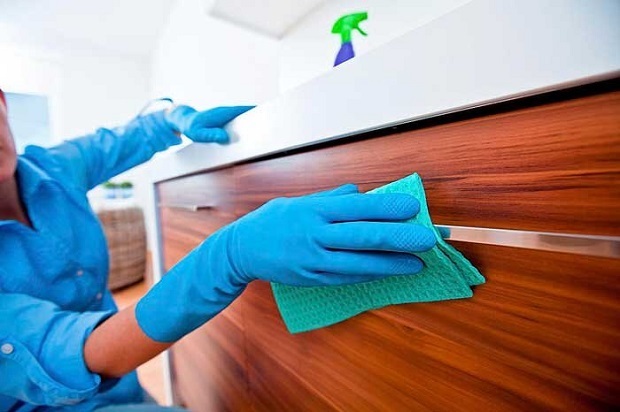 پاک کردن چربی کابینت فلزی