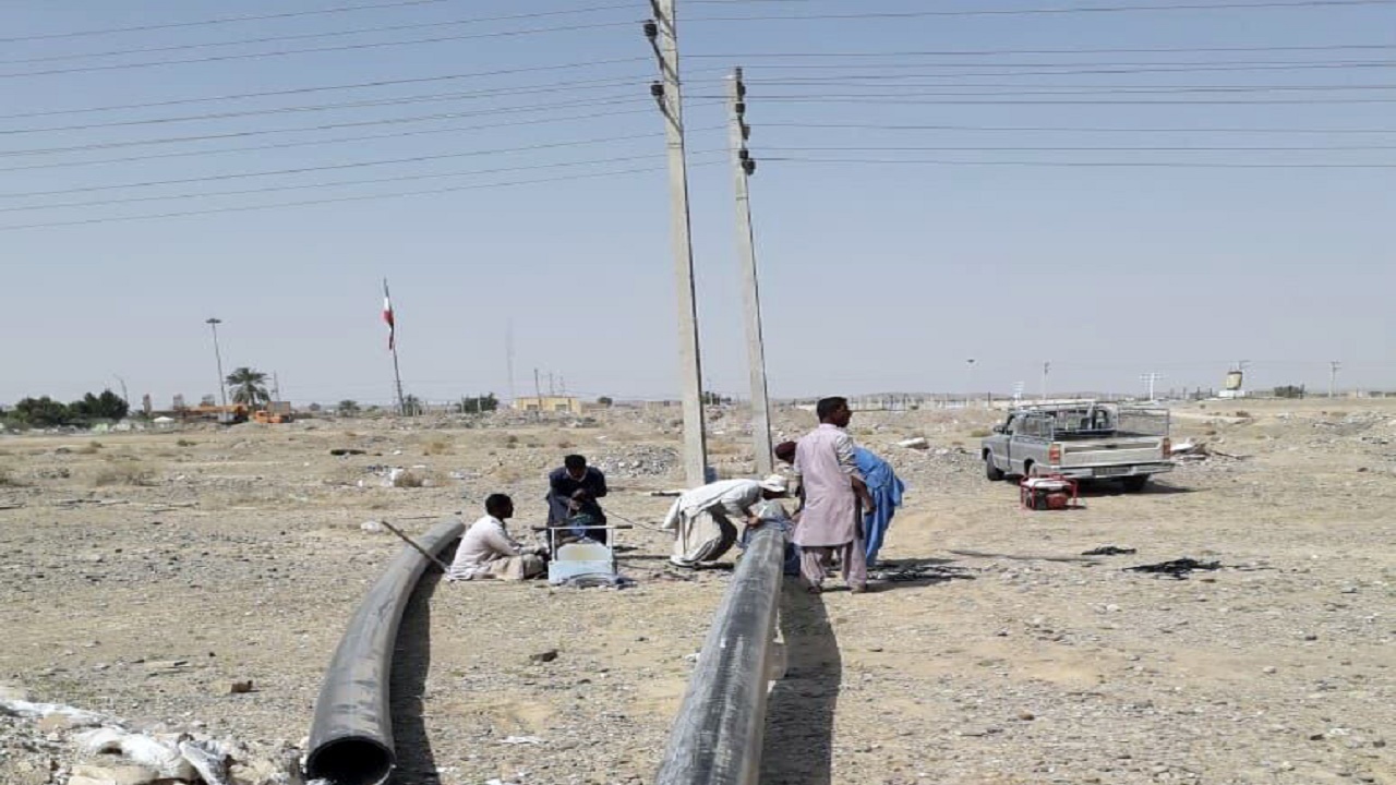عملیات خط انتقال آب به مسکن مهر ایرانشهر آغاز شد
