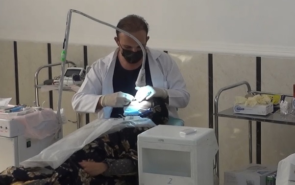راه‌اندازی درمانگاه دندانپزشکی نیروی زمینی سپاه در قشم