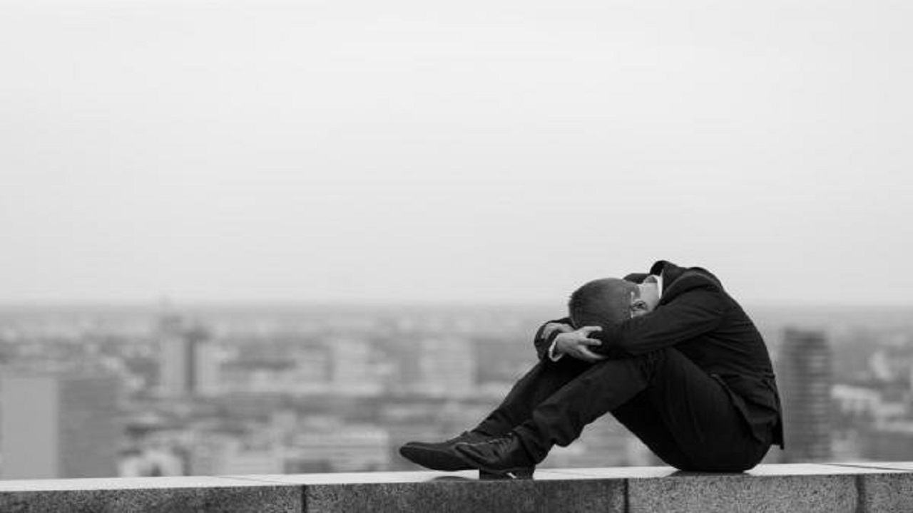 چگونه کسی را از خودکشی منع کنیم + فیلم