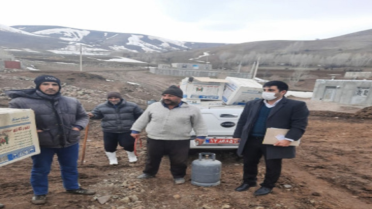 توزیع ۲۵ دستگاه تنور گازی رایگان در روستا‌های محروم شهرستان نیر