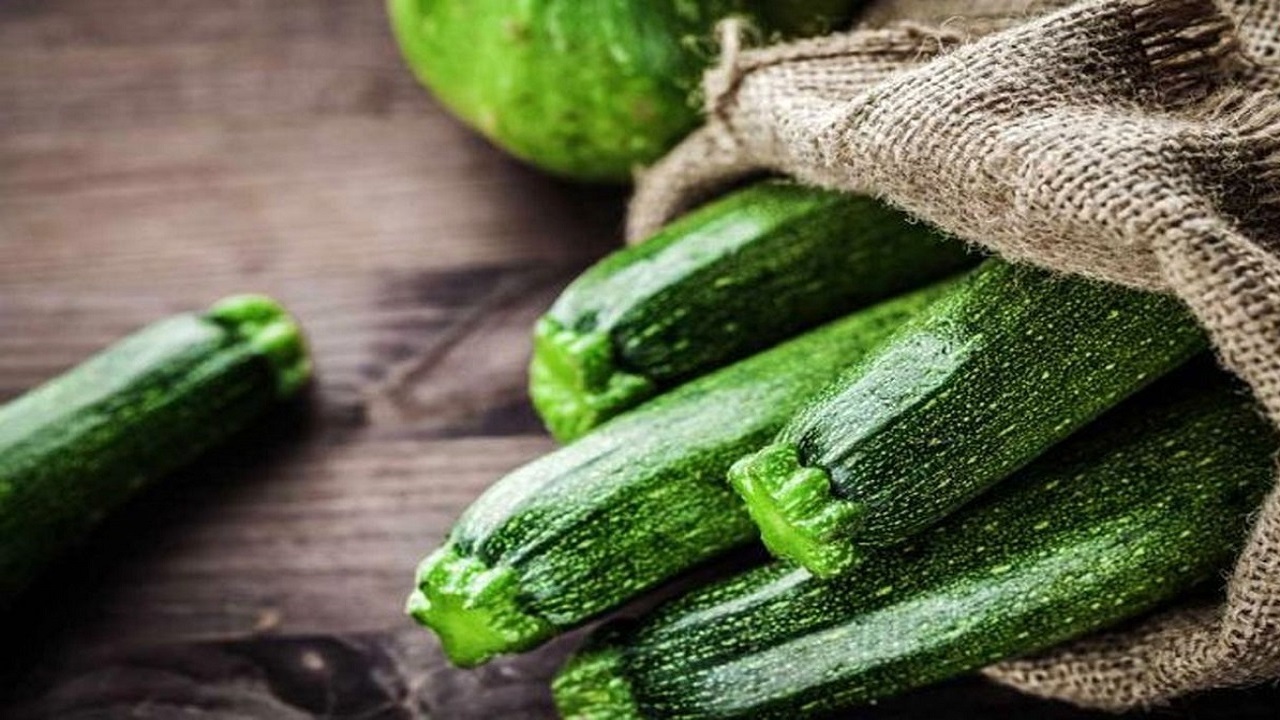 از فواید دیر غذا خوردن در شب تا علل دروغ گفتن کودکان و راه&zwnj;های مقابله با آن