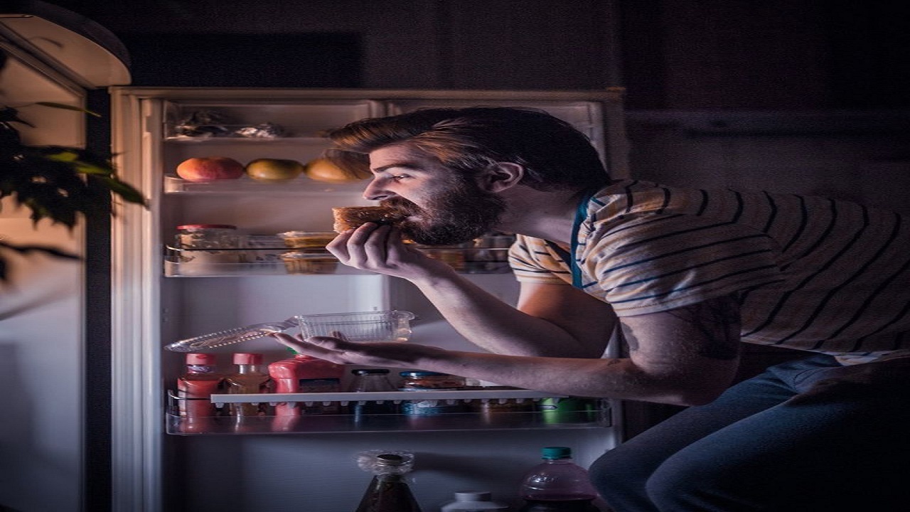 از فواید دیر غذا خوردن در شب تا علل دروغ گفتن کودکان و راه&zwnj;های مقابله با آن