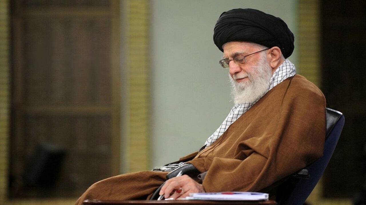 پیام تسلیت رهبر انقلاب در پی درگذشت همشیره حجت‌الاسلام حجتی