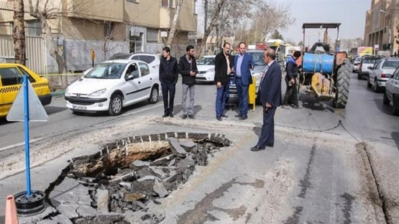 تهران سالانه چند سانتی متر پایین می‌رود؟
