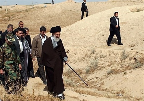 بازدید رهبر انقلاب از مناطق جنگی خوزستان