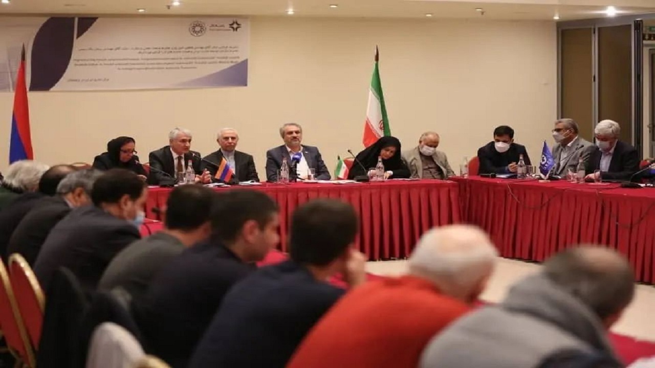 تفاهم برای کاهش تعرفه ورود کامیون‌های ایرانی به ارمنستان