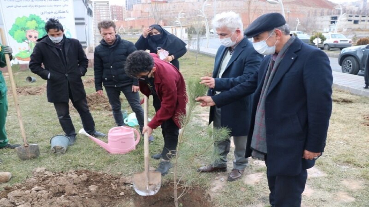 کاشت۱۱۷ نهال به میمنت بهبودی کودکان مبتلا به سرطان در تبریز
