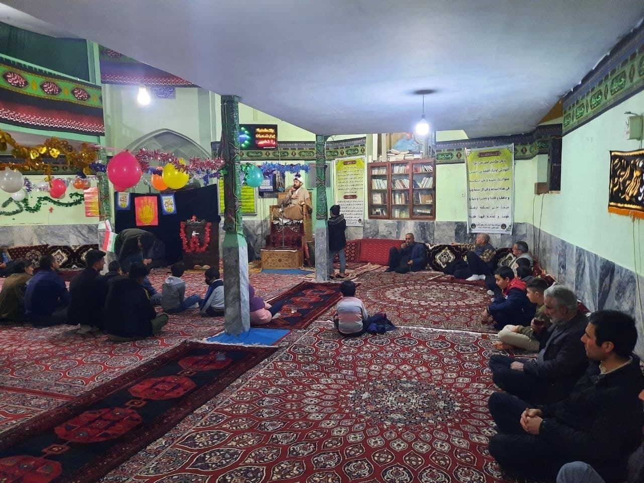 شادمانی اهالی روستای توآباد در شب میلاد امام حسین (ع) + فیلم و تصاویر