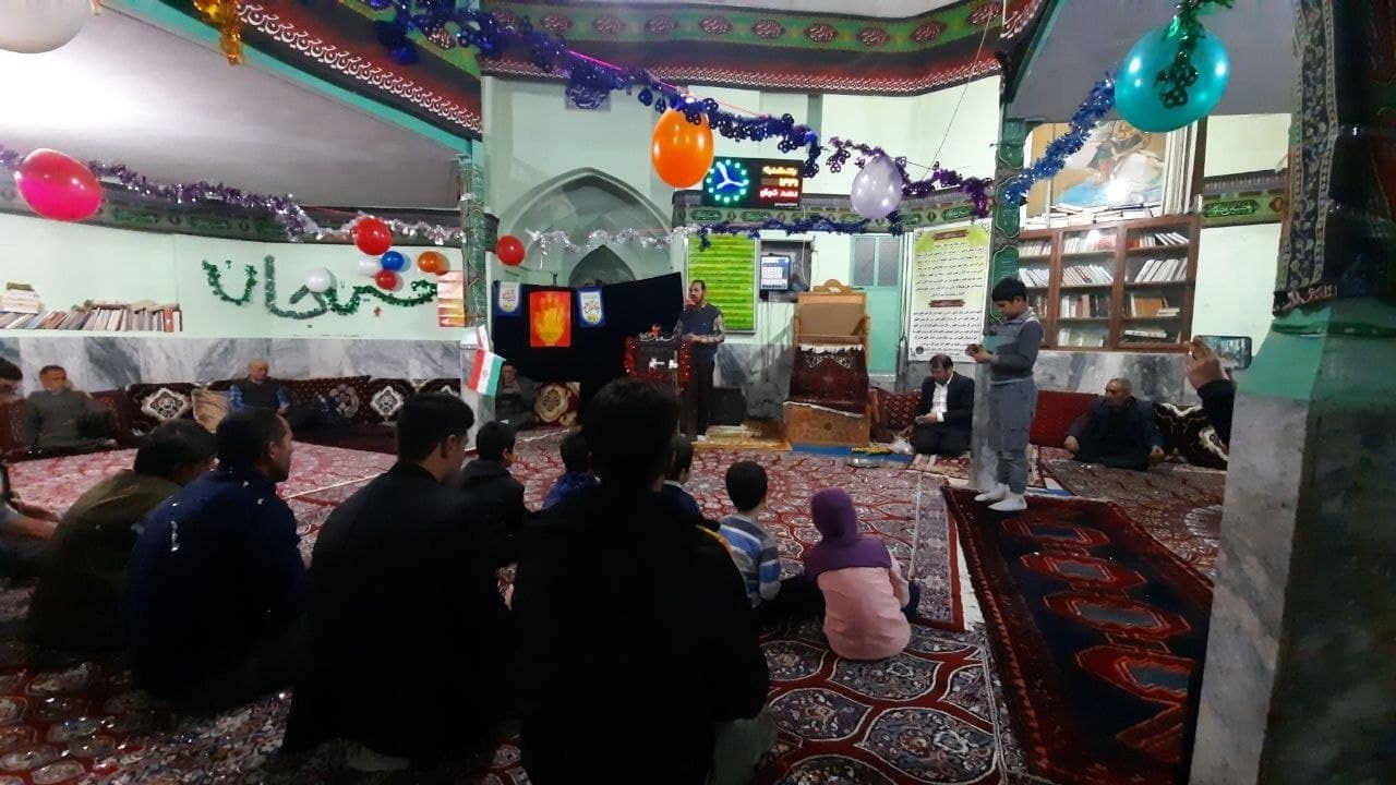 شادمانی اهالی روستای توآباد در شب میلاد امام حسین (ع) + فیلم و تصاویر