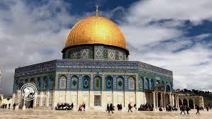 قرائت نمادین خبر آزادسازی قدس شریف در برنامه زنده تلویزیونی + فیلم