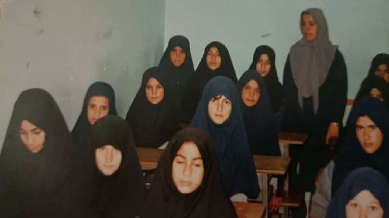 دختری که پایش در مدرسه جا ماند