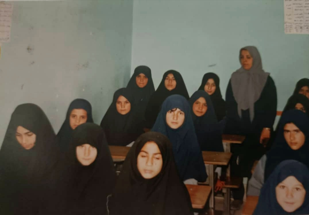 دختری که پایش در مدرسه جا ماند