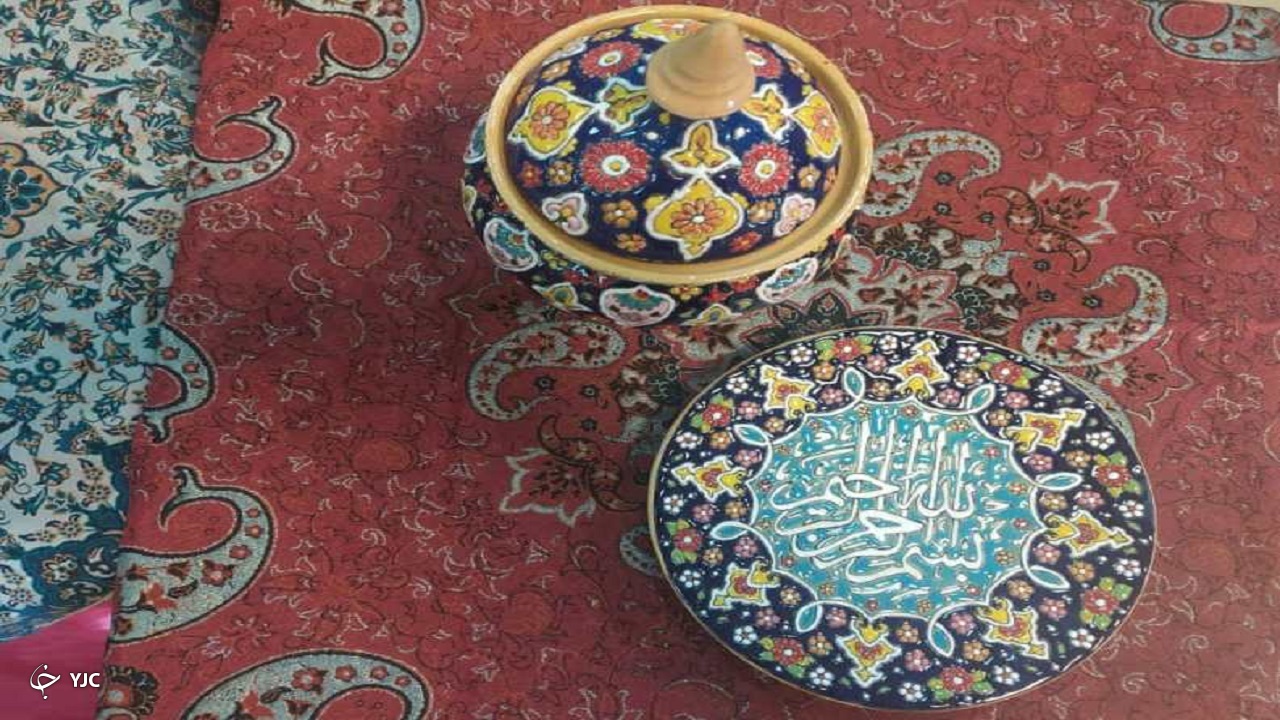 برپایی نمایشگاه محصولات میناکاری روی سفال در بام ایران