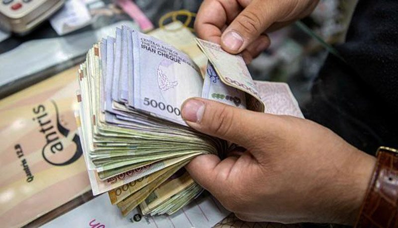 حداکثر حقوق دولتی‌ها در سال آینده ۳۹ میلیون و ۲۰۰ هزار تومان